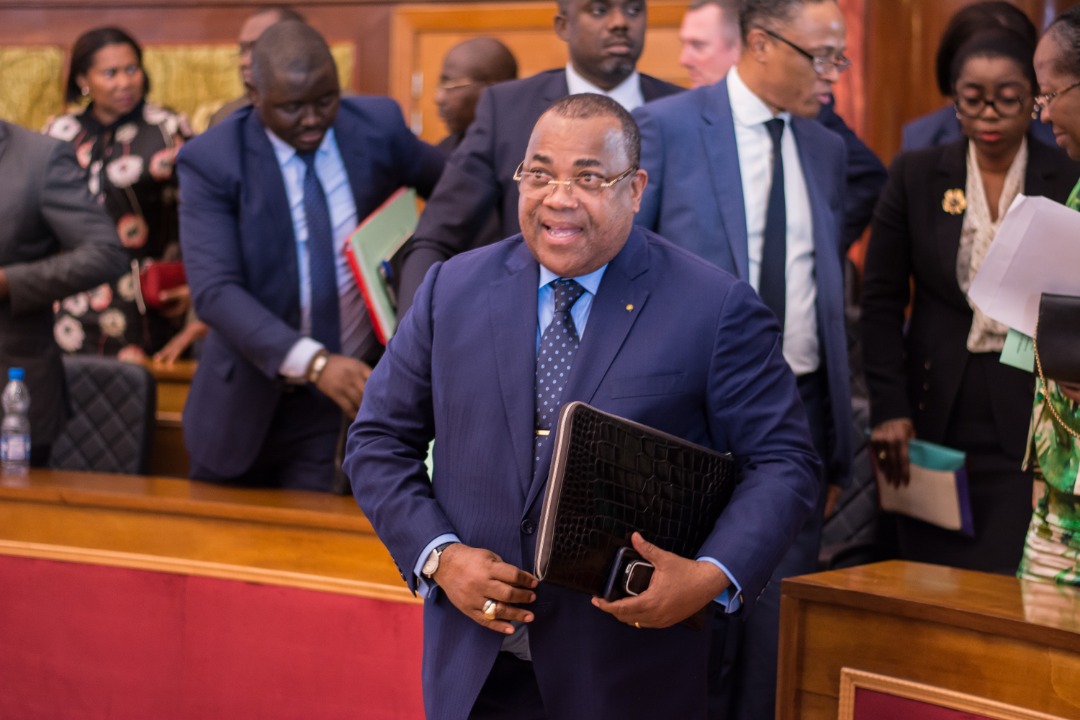 Gabon/Le chef du gouvernement et six de ses membres répondent aux élus du peuple.
