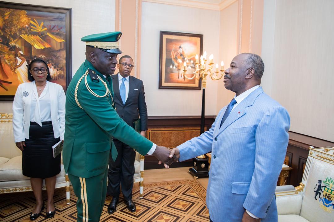 Gabon: Ali Bongo réorganise la grande muette.