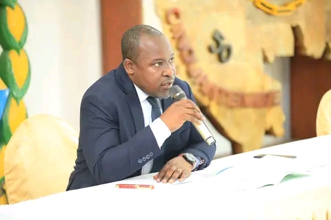 Gabon/PDG-Woleu-Ntem : Le Secrétaire National chargé de l’animation politique devise avec ses camarades